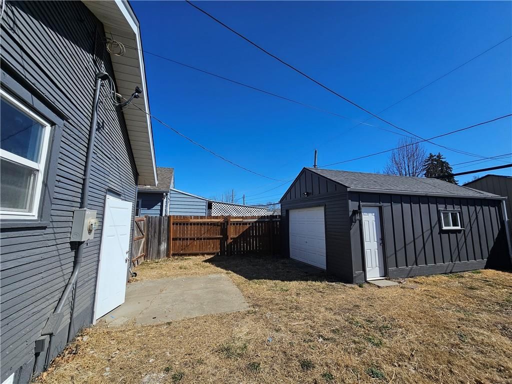 1229 E 24th Avenue — photo 43