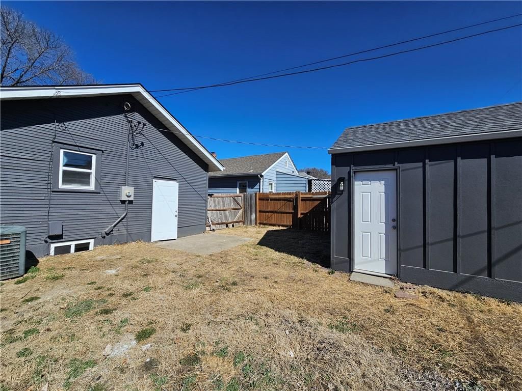 1229 E 24th Avenue — photo 44