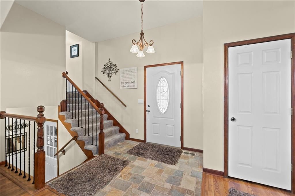 1611 NE Duchess Drive — photo 4