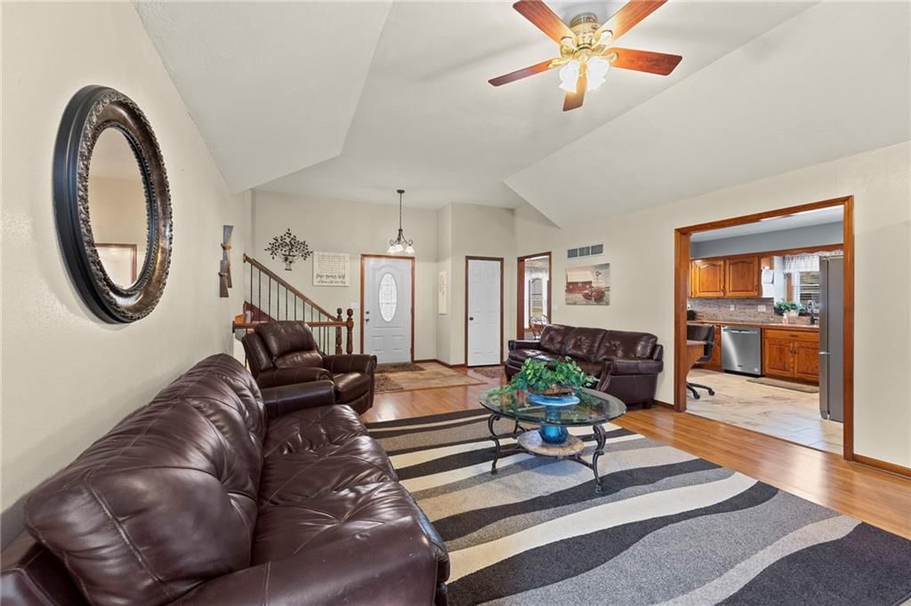1611 NE Duchess Drive — photo 7