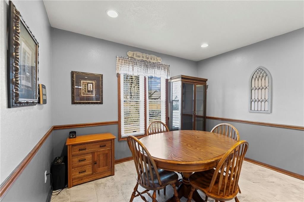1611 NE Duchess Drive — photo 8