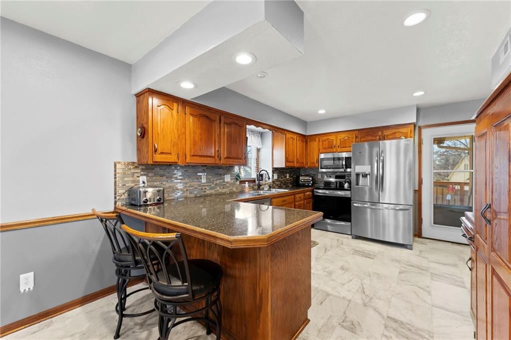1611 NE Duchess Drive — photo 9
