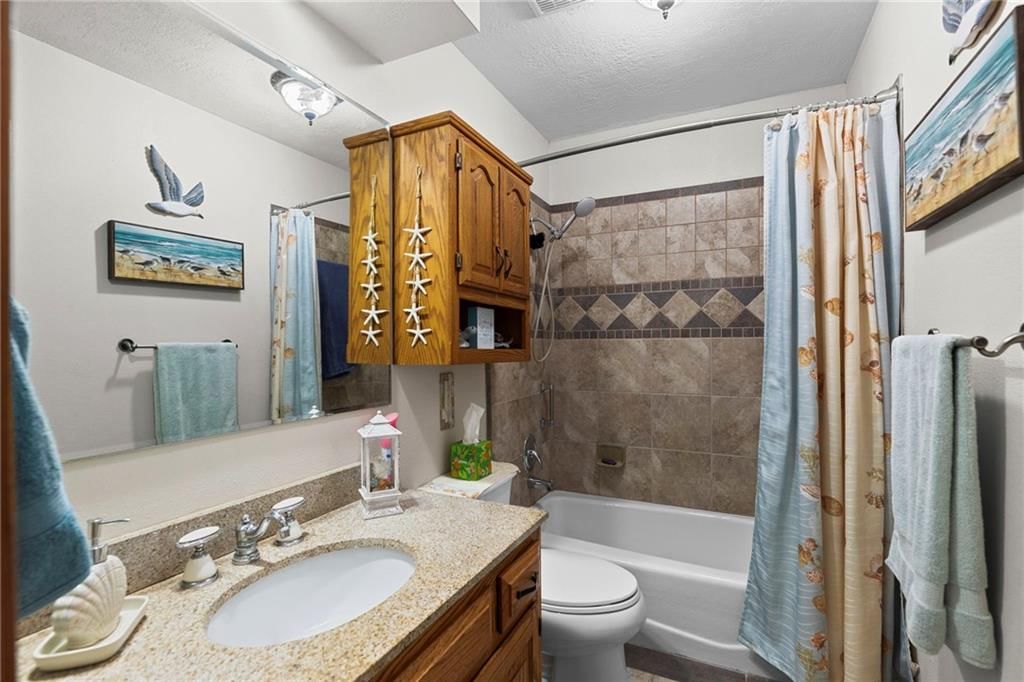 1611 NE Duchess Drive — photo 21