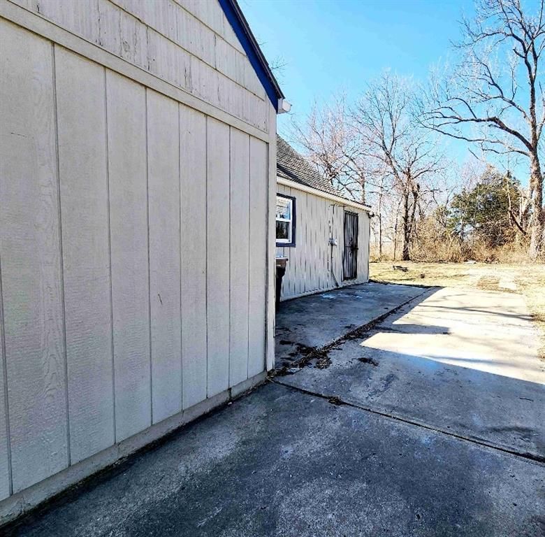 8004 Lydia Avenue — photo 3