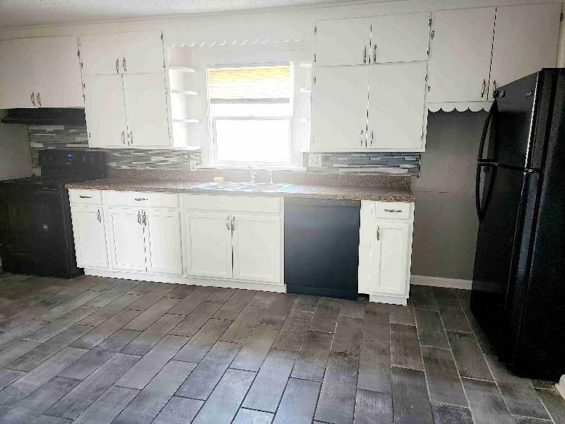 8004 Lydia Avenue — photo 9