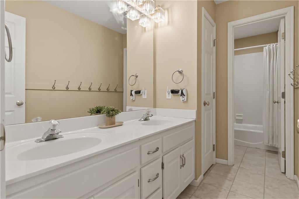5827 MANOR Lane — photo 22