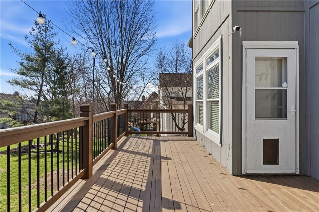 5827 MANOR Lane — photo 32