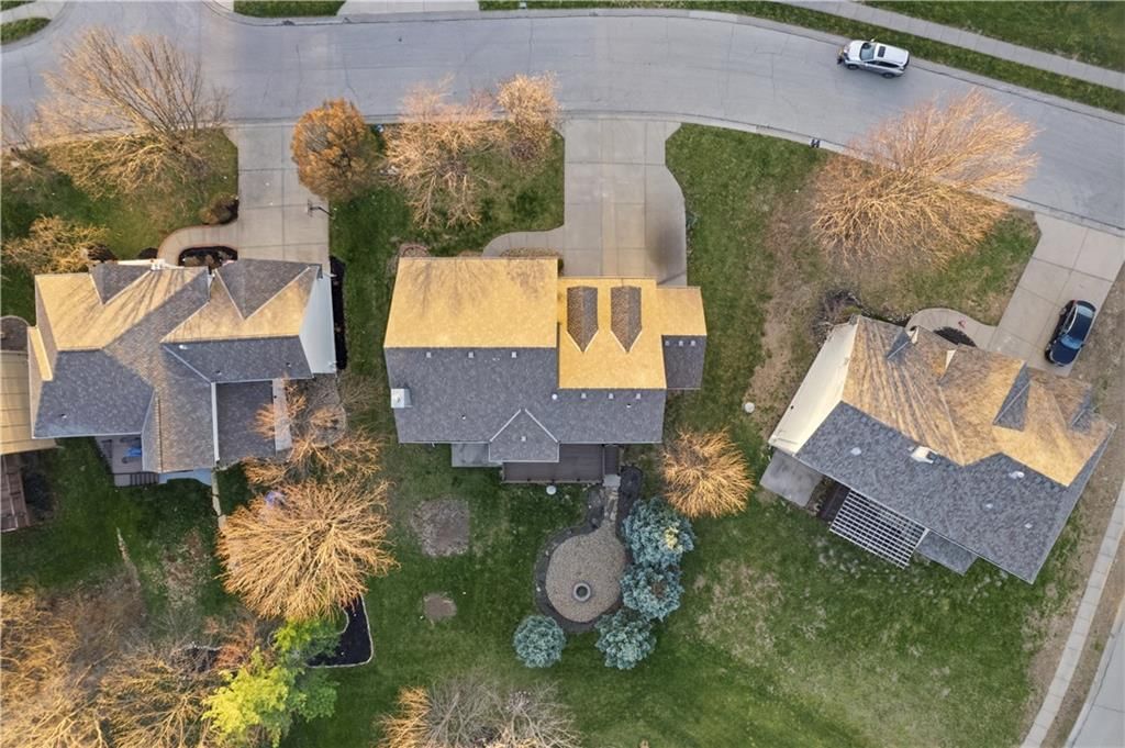 5827 MANOR Lane — photo 34