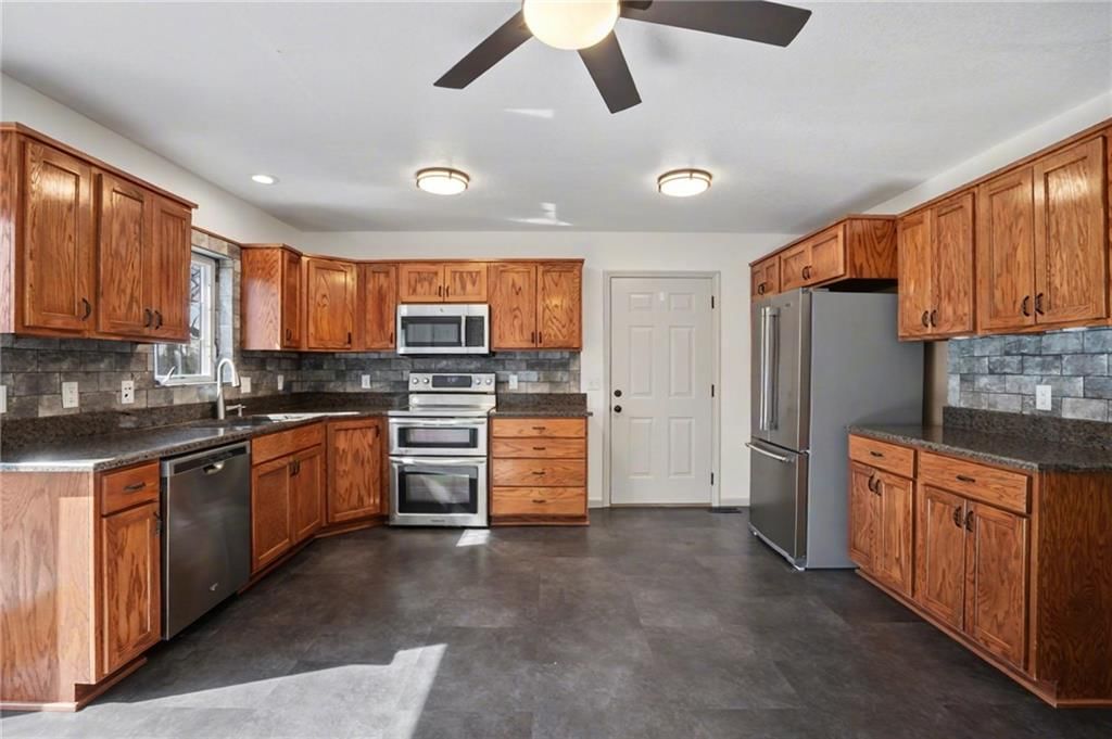 611 Jones Street — photo 14