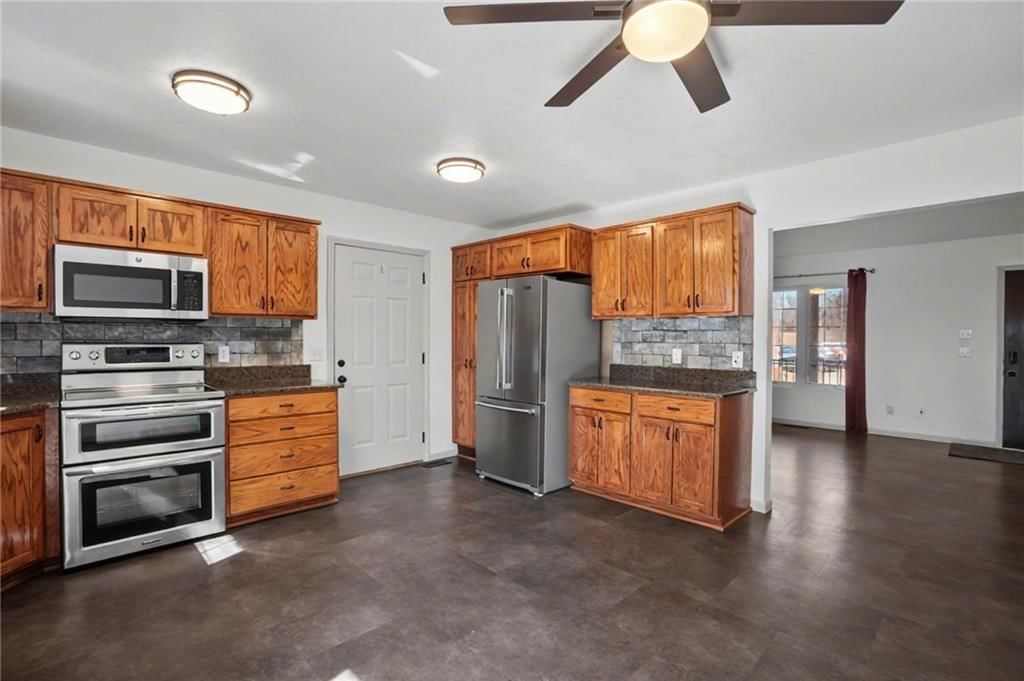 611 Jones Street — photo 16