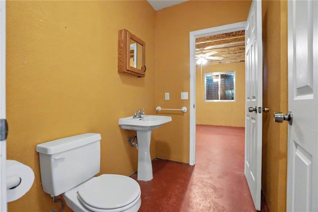 611 Jones Street — photo 32