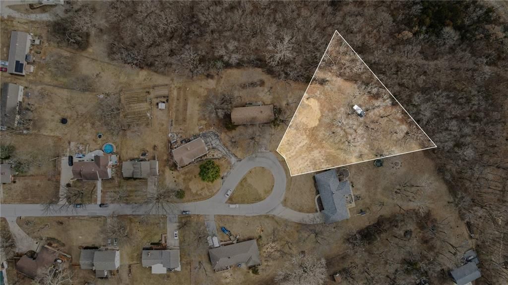 6501 NW Valley View Drive — photo 2