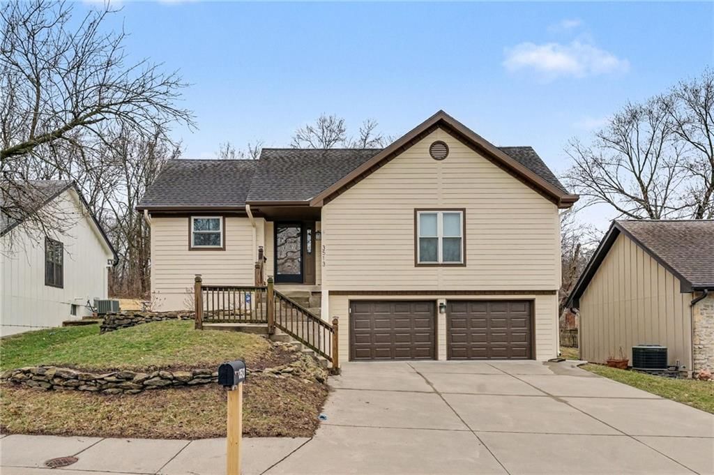 3513 NE Apple Tree Lane — photo 2