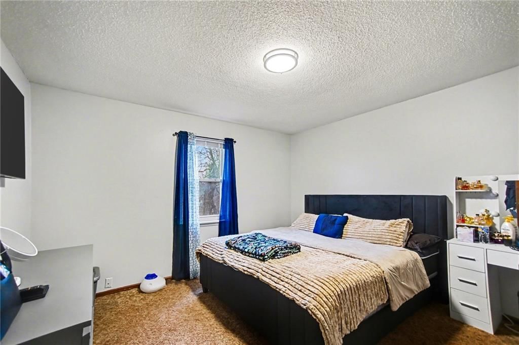 213-215 S Willow Avenue — photo 13