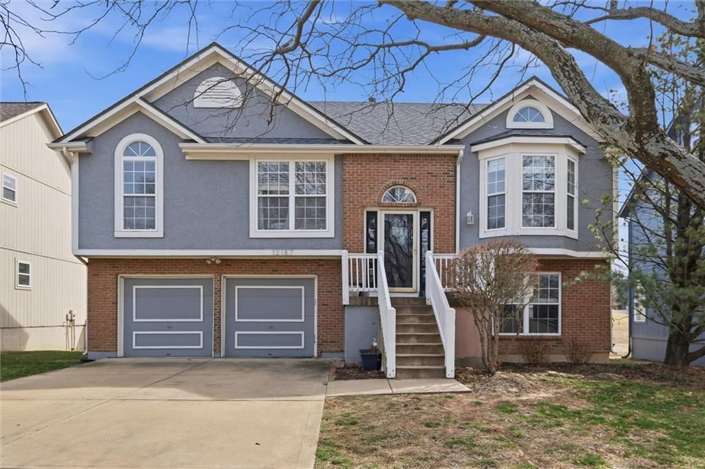 12187 S Troost Street, Olathe, KS