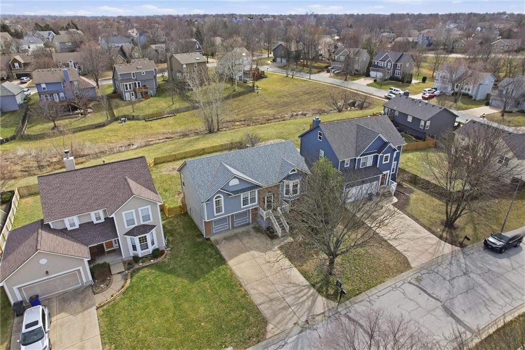 12187 S Troost Street — photo 32