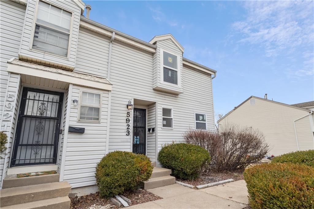 5923 Ridgeway Avenue — photo 2