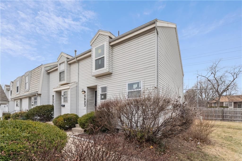 5923 Ridgeway Avenue — photo 3