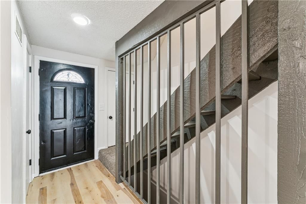 5923 Ridgeway Avenue — photo 4