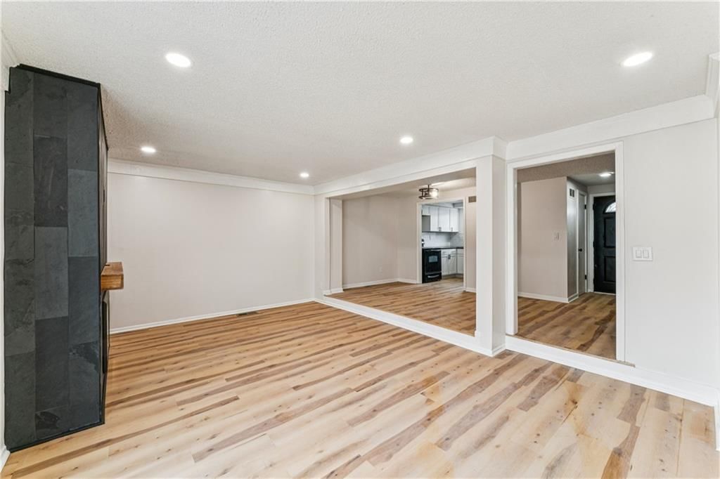 5923 Ridgeway Avenue — photo 11