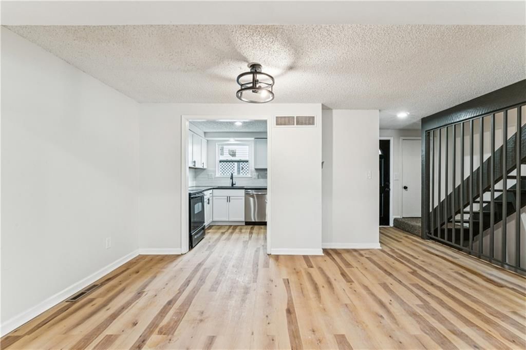 5923 Ridgeway Avenue — photo 12