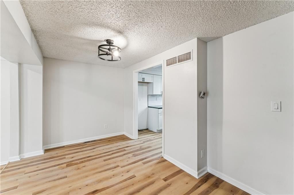 5923 Ridgeway Avenue — photo 14