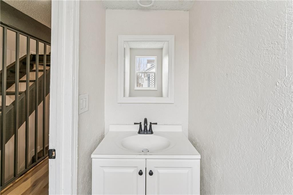 5923 Ridgeway Avenue — photo 15
