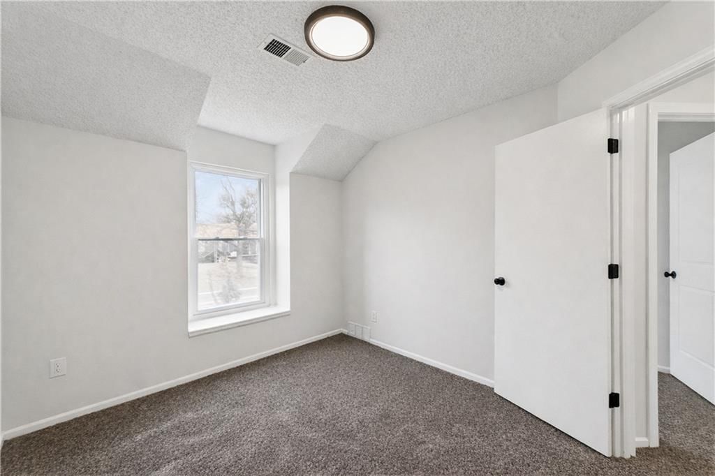 5923 Ridgeway Avenue — photo 25