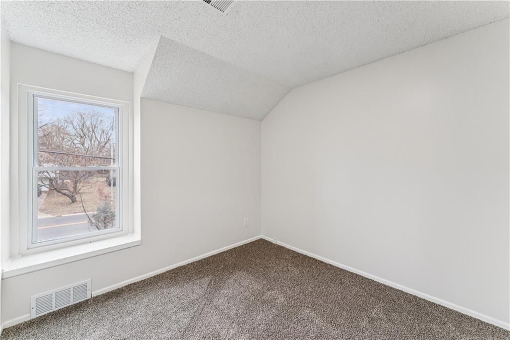 5923 Ridgeway Avenue — photo 29