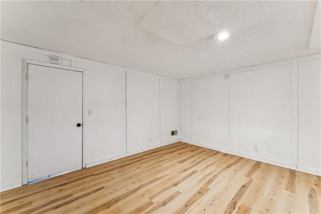5923 Ridgeway Avenue — photo 31