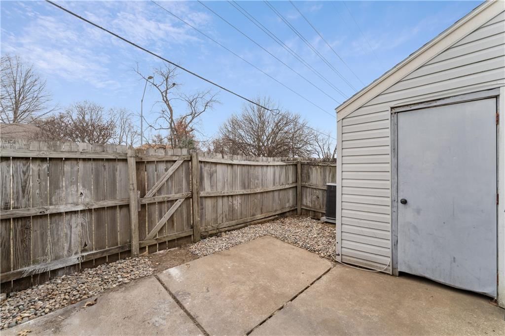5923 Ridgeway Avenue — photo 40