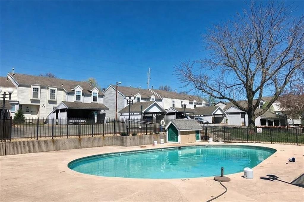 5923 Ridgeway Avenue — photo 42