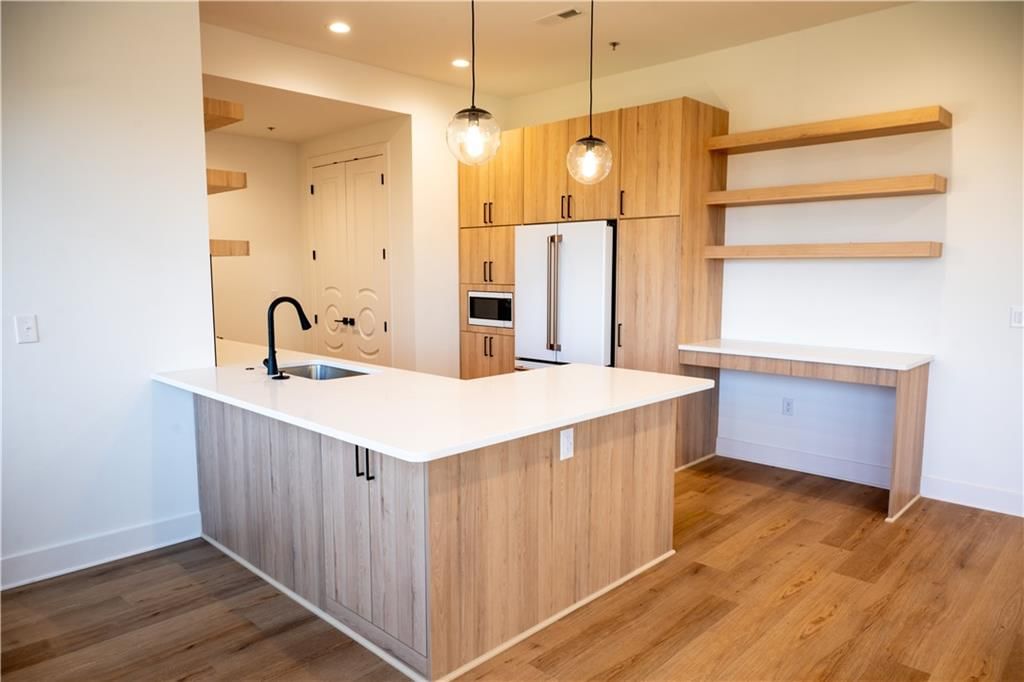 2940 Baltimore Avenue — photo 8