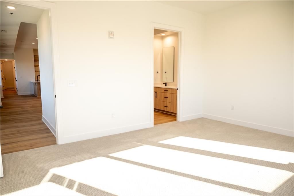 2940 Baltimore Avenue — photo 22