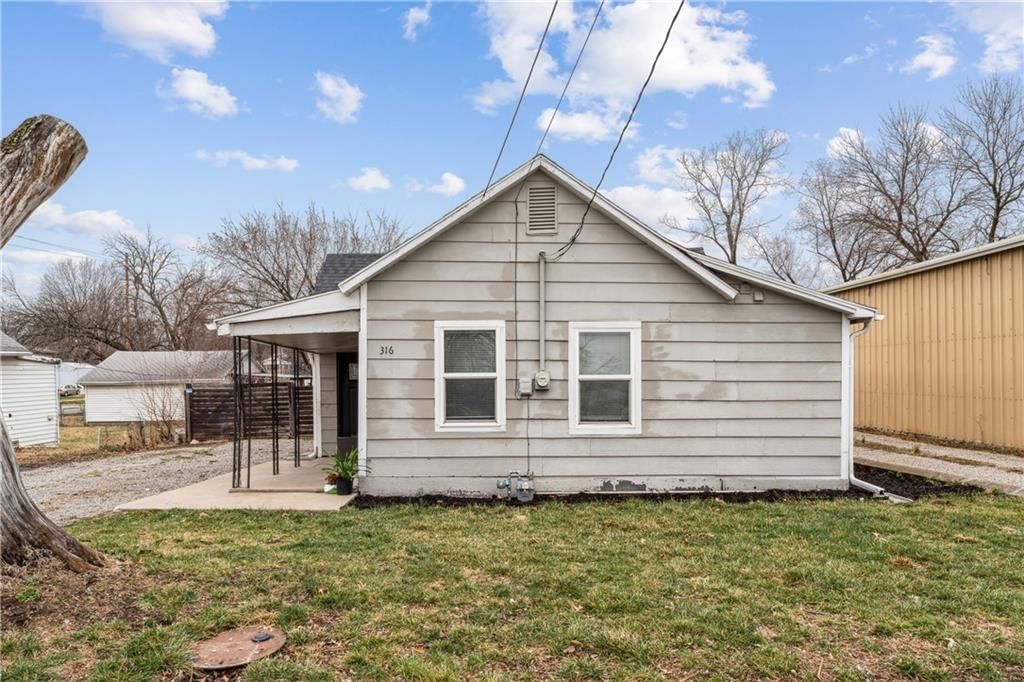 316 W Elm Street — photo 2