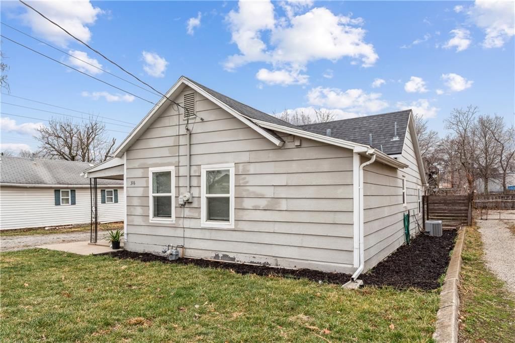 316 W Elm Street — photo 3