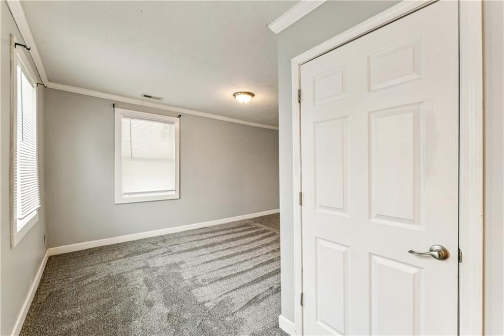 316 W Elm Street — photo 17