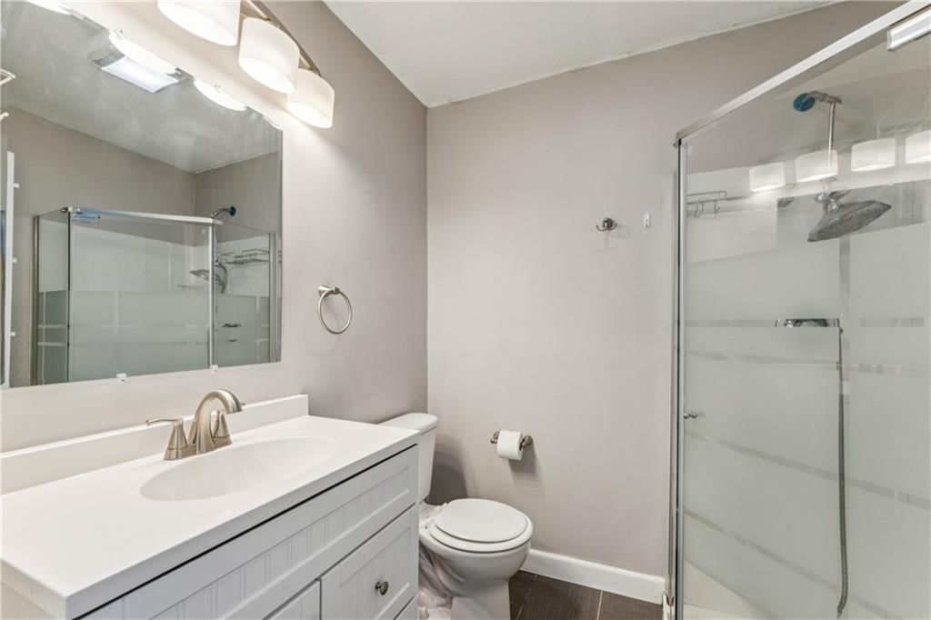 316 W Elm Street — photo 19