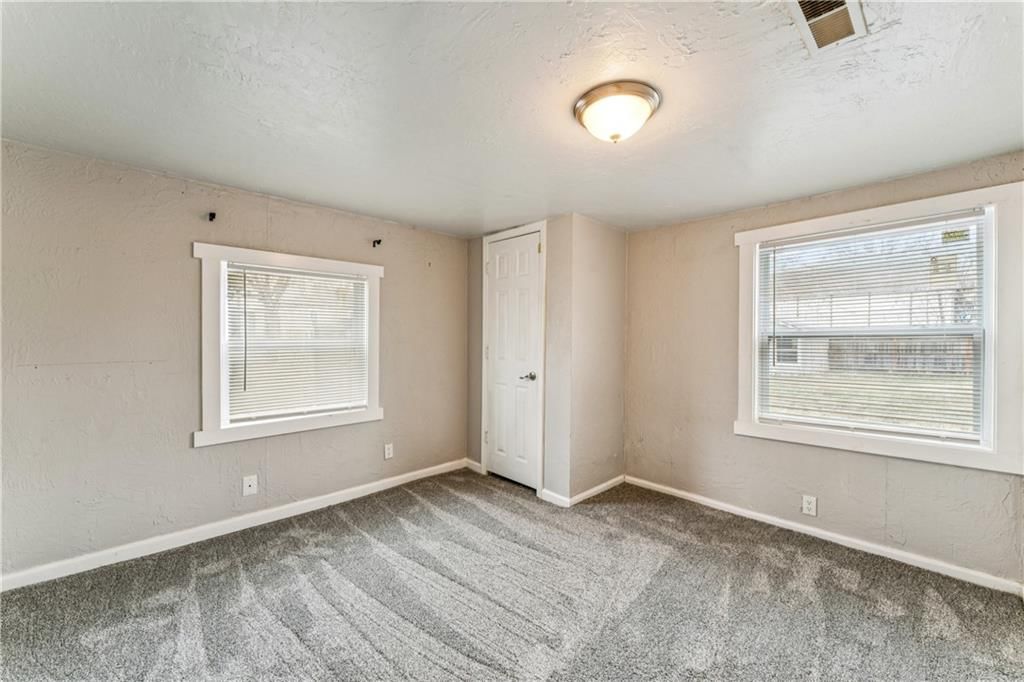 316 W Elm Street — photo 21