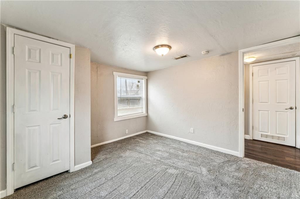 316 W Elm Street — photo 23