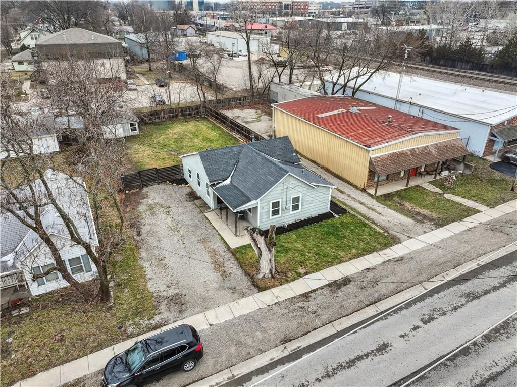 316 W Elm Street — photo 29