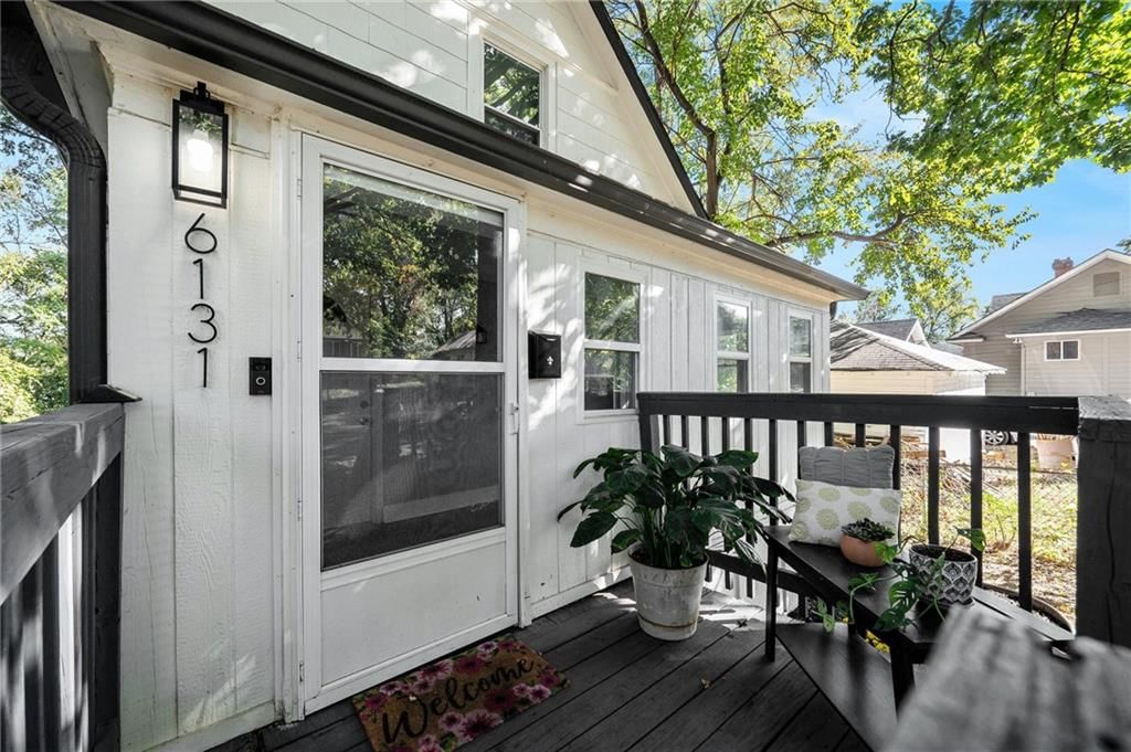 6131 Tracy Avenue — photo 2