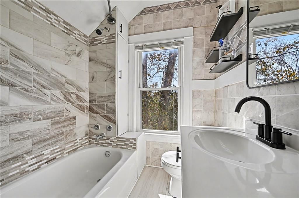 6131 Tracy Avenue — photo 17