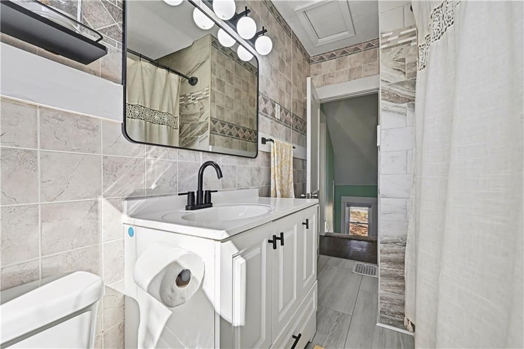 6131 Tracy Avenue — photo 18