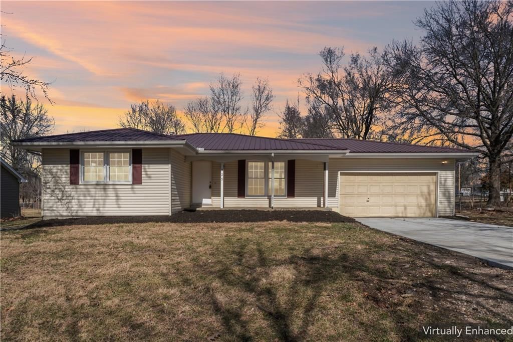 325 E Hickory Street — photo 5