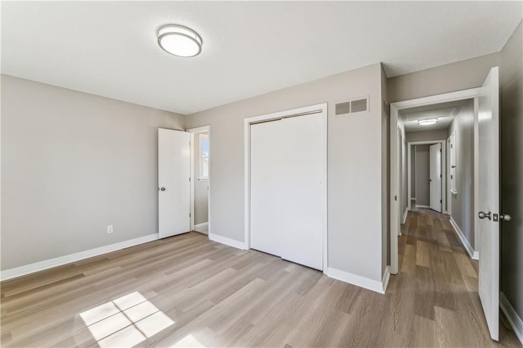 325 E Hickory Street — photo 19