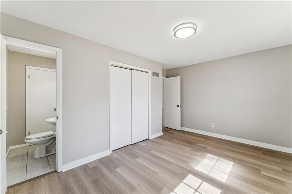 325 E Hickory Street — photo 20