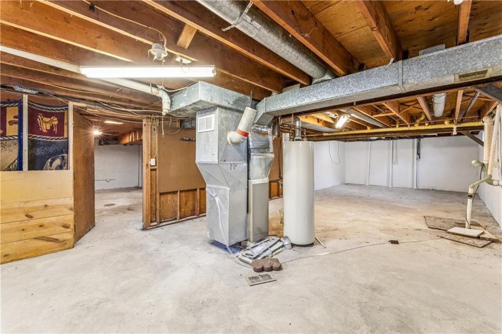 325 E Hickory Street — photo 34