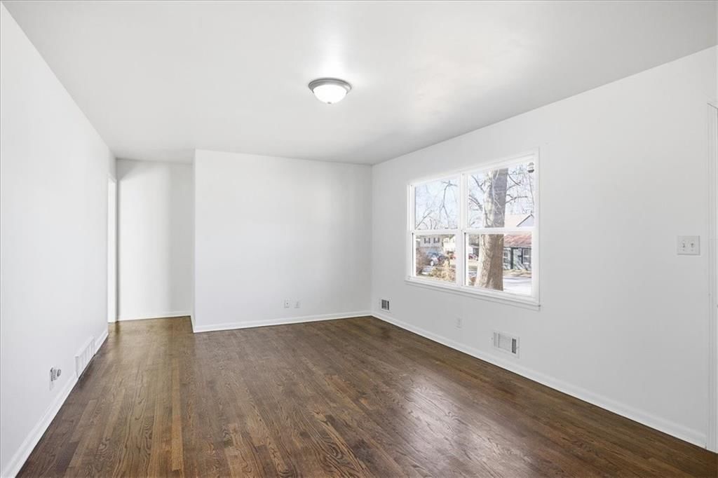 8121 Lydia Avenue — photo 3