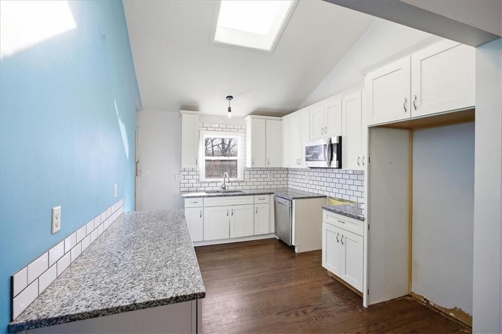 8121 Lydia Avenue — photo 7